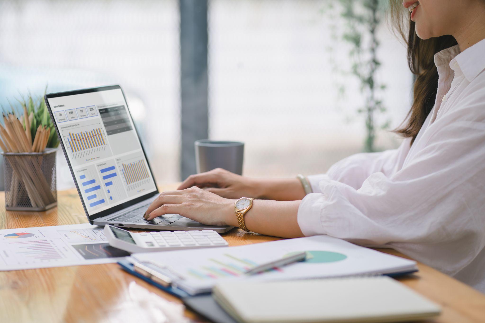Leveraging Social Media Tracking for Enterprise Businesses